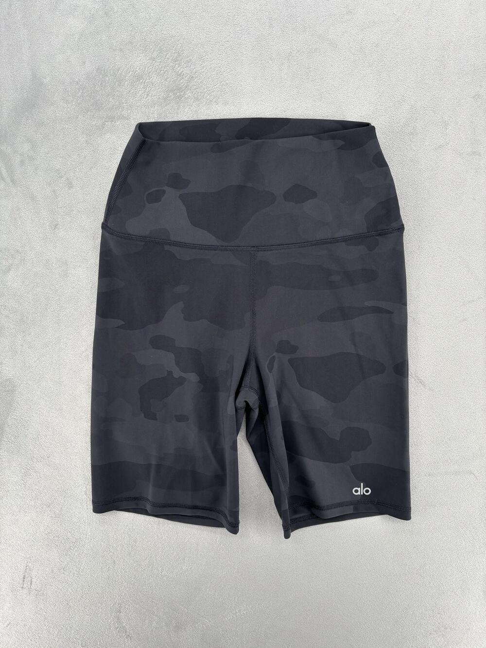 ALO Biker Shorts Womens M Gray Camouflage High Waist Slim Fit Yoga Gym